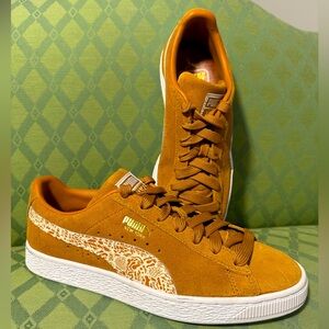 PUMA women’s Suede Classics 21 'NYC Graffitti NWOT